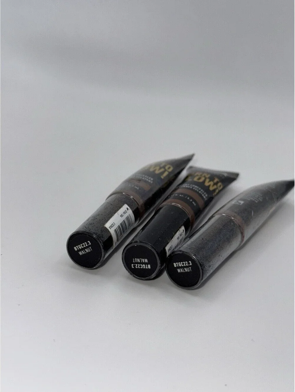 3 NYX Born To Glow Radiant Coverage Concealer Walnut